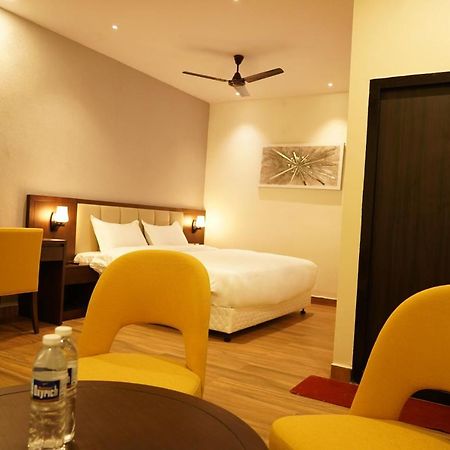 Hotel D Dev Vijayawāda Extérieur photo