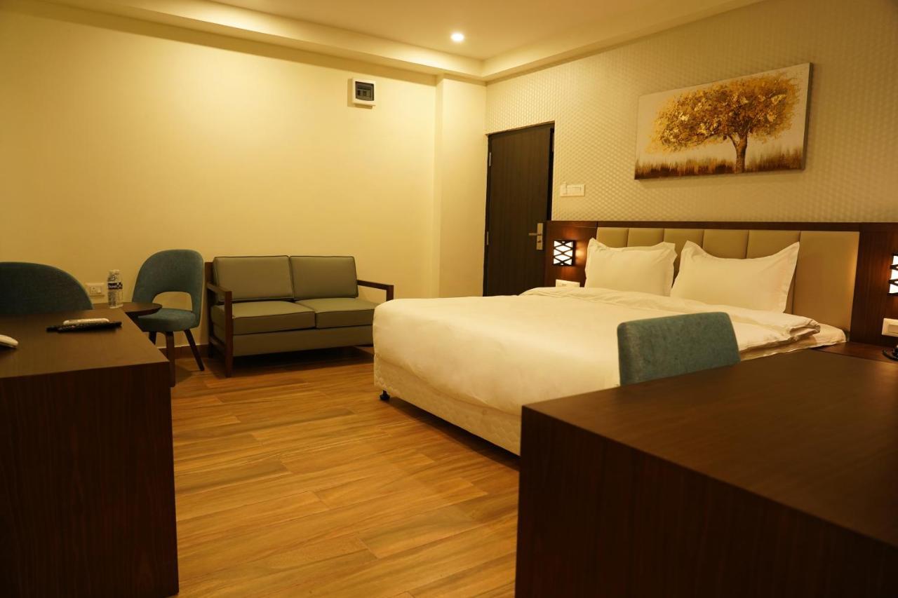 Hotel D Dev Vijayawāda Extérieur photo