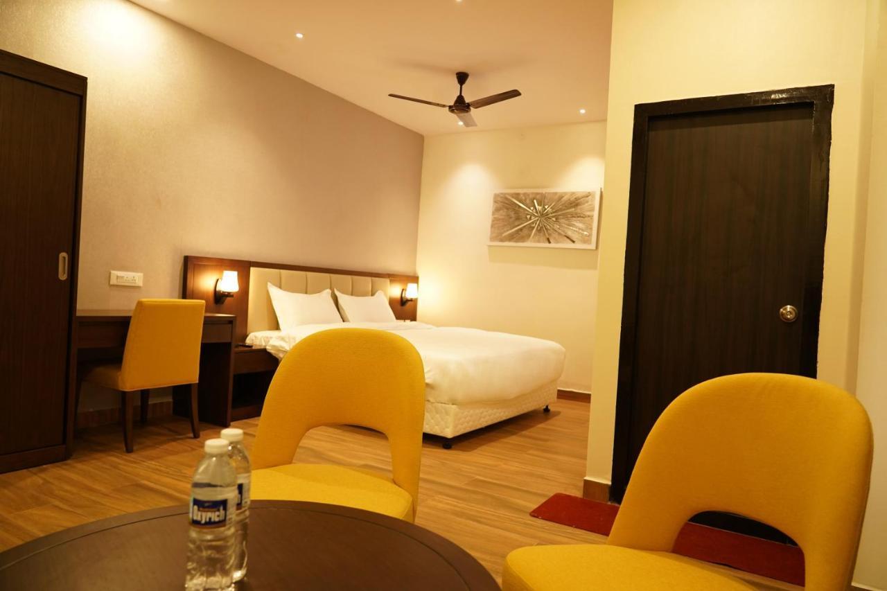 Hotel D Dev Vijayawāda Extérieur photo